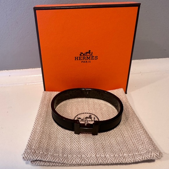 Black Hermes Men’s Clic HH bracelet T5 - Picture 1 of 11